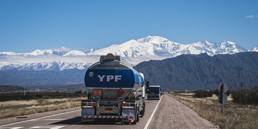 liberalizacion de empresas estatales como YPF